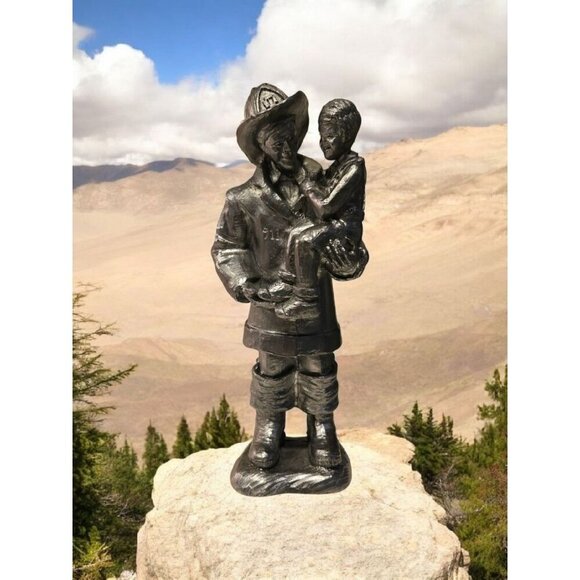 Vintage Fireman w/child Tall Pewter Statue 9/11 Series By Michael Ricker Heavy - Picture 1 of 4